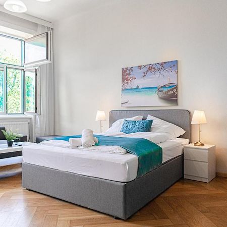 Appartamento Brilliant 2Br Apt. Near Akh-Hospital Vienna Esterno foto