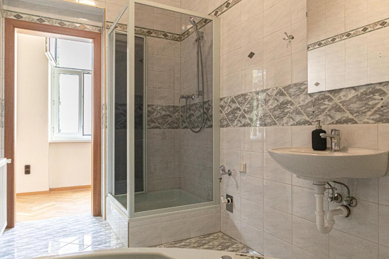 Appartamento Brilliant 2Br Apt. Near Akh-Hospital Vienna Esterno foto